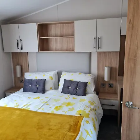 Polborder Holidays Country Park 2*