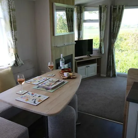 Polborder Holidays Country Park 2*